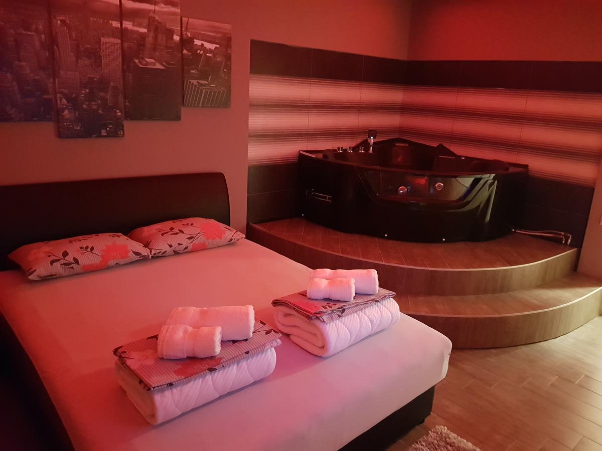 Ceca Apartman Ni Exterior foto
